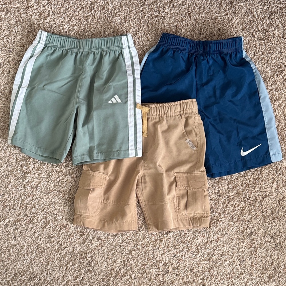 Boys shorts set, sz 5: 2 athletic, 1 cargo. Light breathable material. EUC